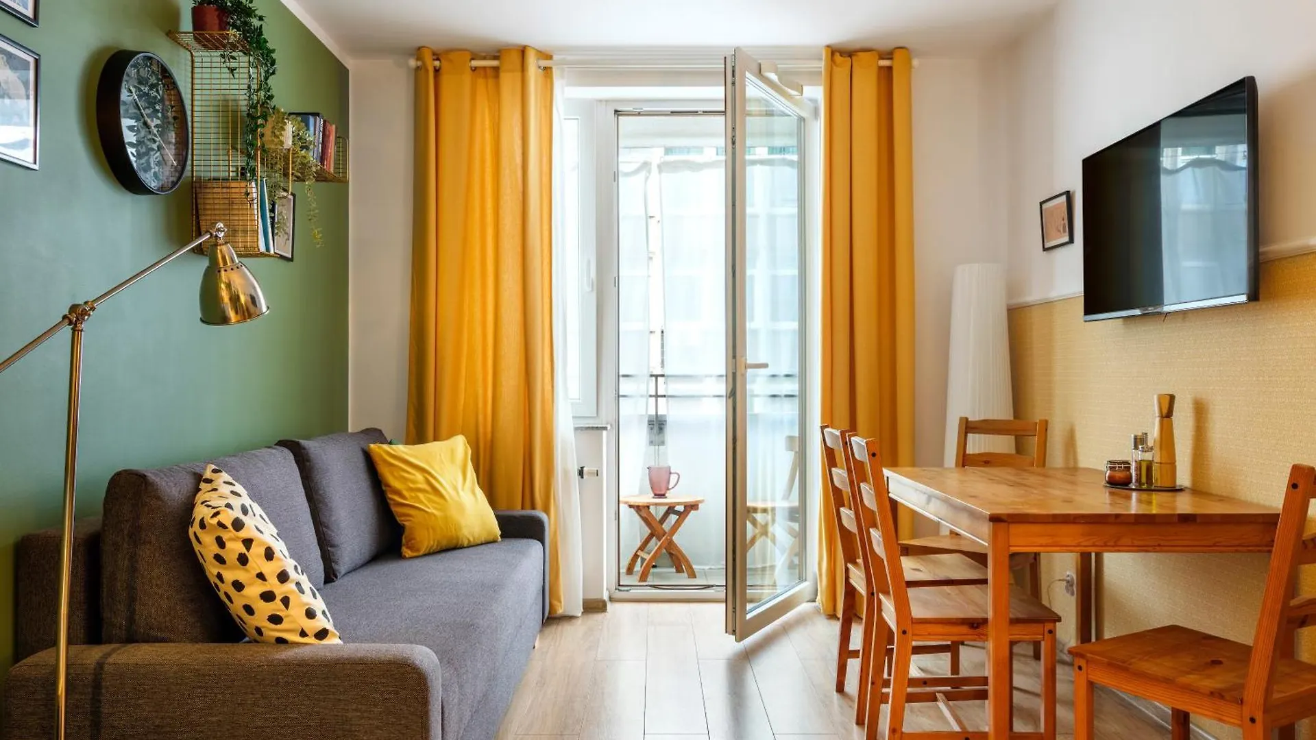 Rewers Apartment - Swietokrzyska St Krakow Poland